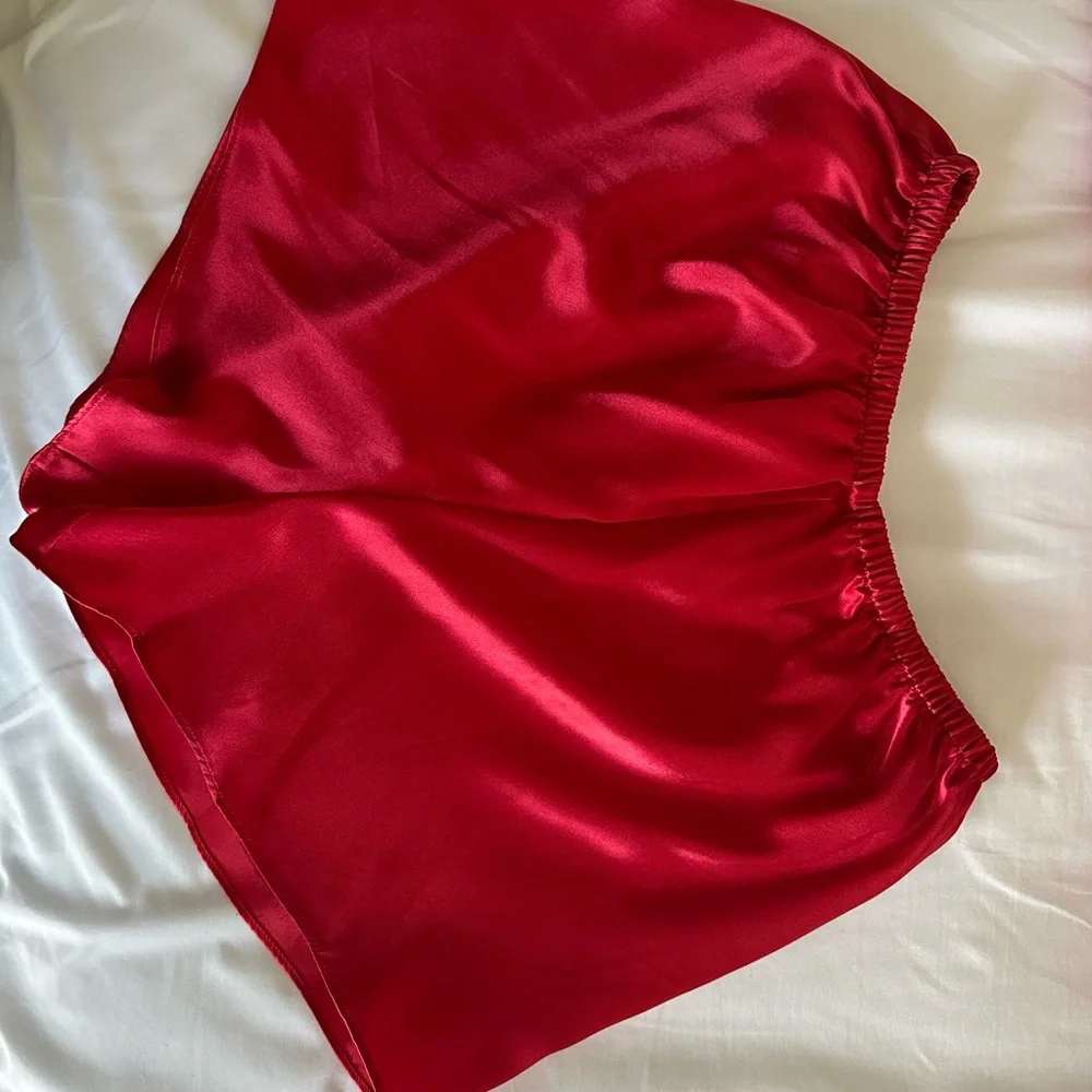 NWOT Kathy Ireland Red Satin Women's Sleepwear Set - small - Picture 5 of 5